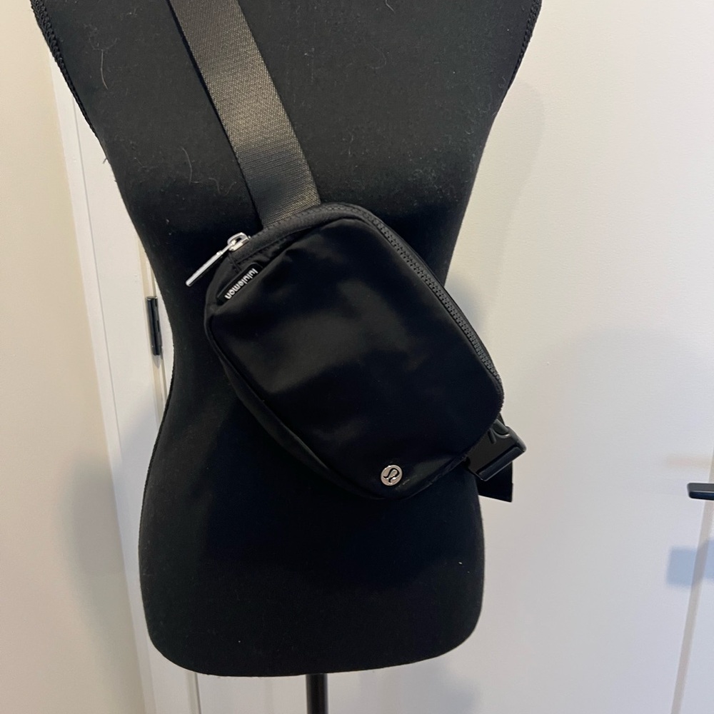 lululemon athletica Black Nylon Sling Belt Bag